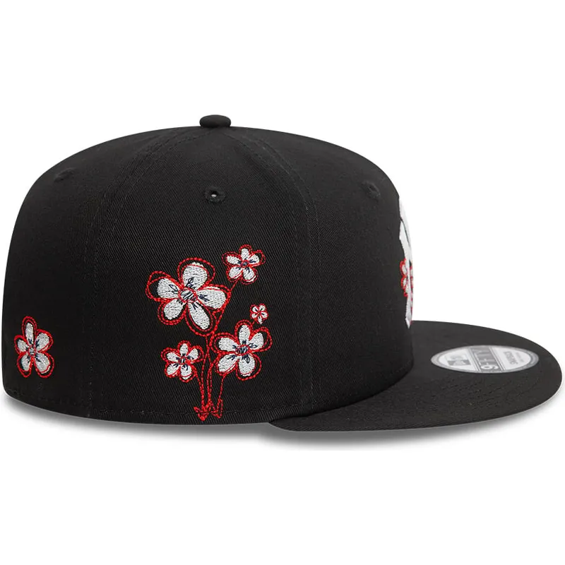 shapka-ploska-cherna-snapbek-9fifty-flower-icon-na-new-york-yankees-mlb-ot-new-era