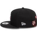 shapka-ploska-cherna-snapbek-9fifty-flower-icon-na-new-york-yankees-mlb-ot-new-era
