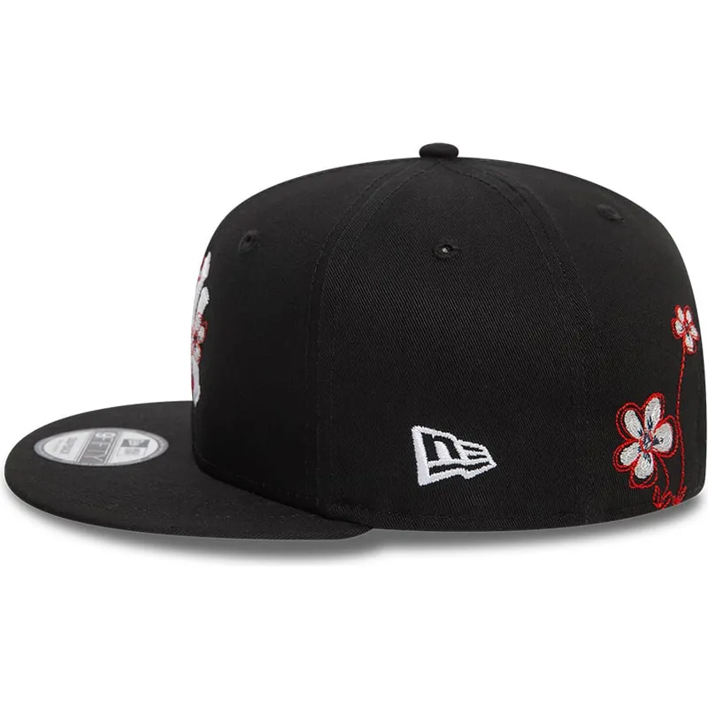shapka-ploska-cherna-snapbek-9fifty-flower-icon-na-new-york-yankees-mlb-ot-new-era