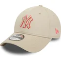 shapka-izvita-bezhov-reguliruem-9forty-team-outline-na-new-york-yankees-mlb-ot-new-era