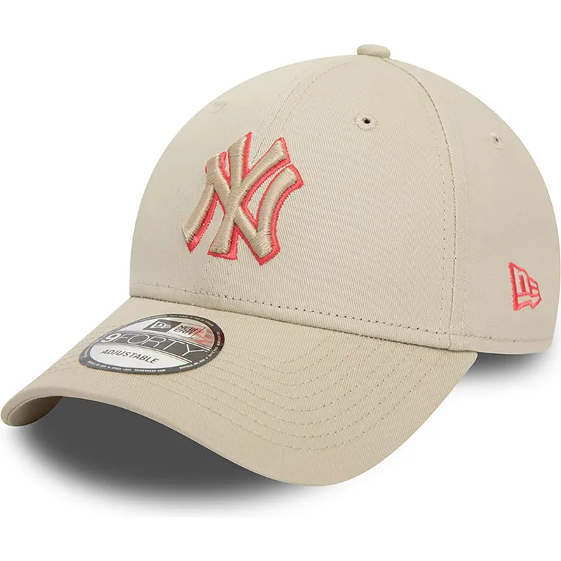 beige-justerbar-9forty-team-outline-kasket-med-buet-skygge-fra-new-york-yankees-mlb-fra-new-era