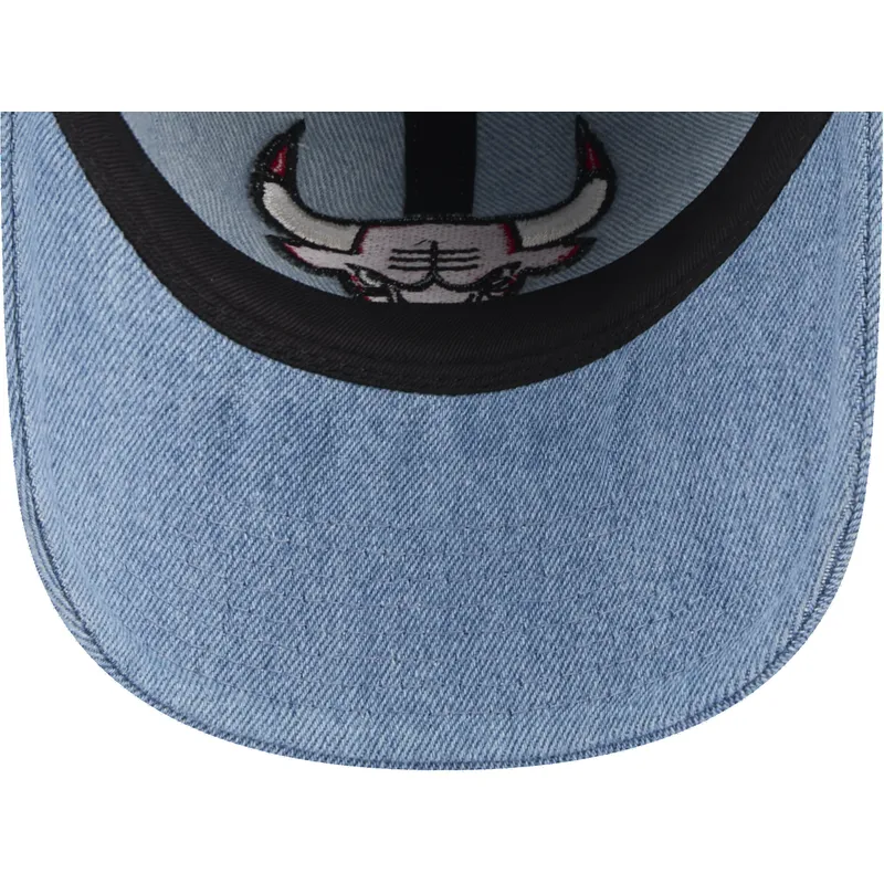 blaue-gebogene-verstellbare-kappe-9twenty-washed-denim-der-chicago-bulls-nba-von-new-era