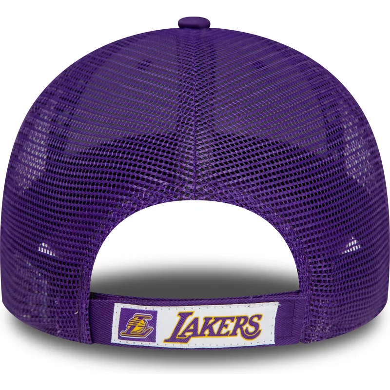 shapka-izvita-traker-violetka-reguliruem-9forty-home-field-na-los-angeles-lakers-nba-ot-new-era