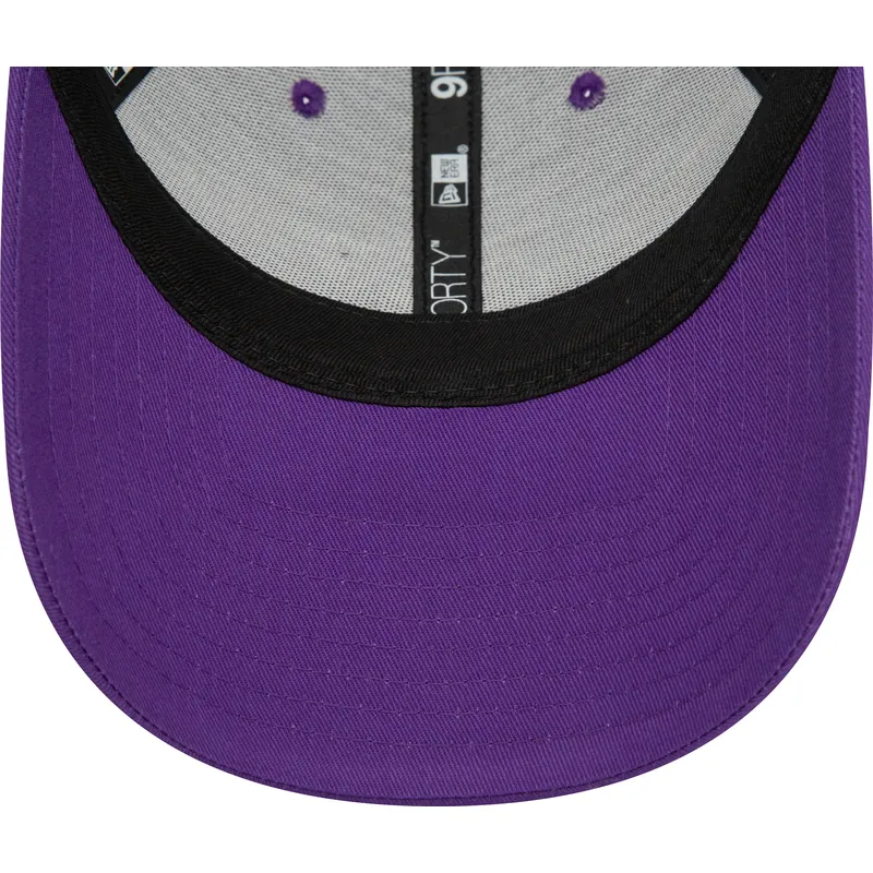 shapka-izvita-traker-violetka-reguliruem-9forty-home-field-na-los-angeles-lakers-nba-ot-new-era
