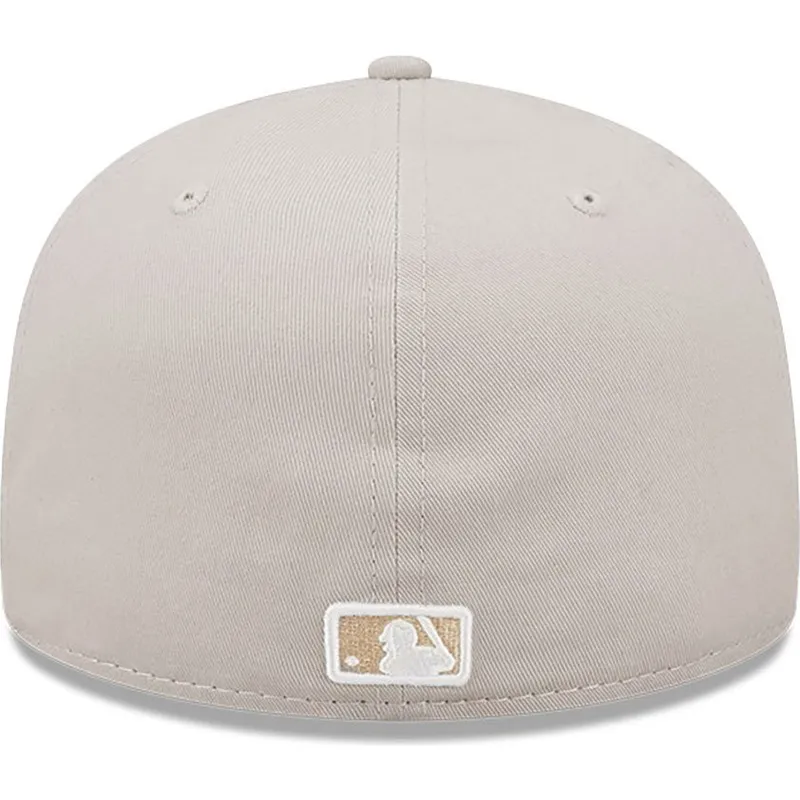 shapka-ploska-bezhov-prilepnala-59fifty-league-essential-na-new-york-yankees-mlb-ot-new-era