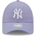 justerbar-violet-buet-kasket-til-kvinder-9forty-league-essential-fra-new-york-yankees-mlb-fra-new-era