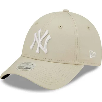 New Era Curved Brim Дамска 9FORTY League Essential New York Yankees MLB Бежова Регулируема Шапка