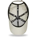 beige-justerbar-kvindekasket-med-buet-skygge-9forty-league-essential-new-york-yankees-mlb-fra-new-era