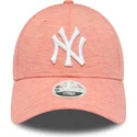 shapka-izvita-roza-reguliruem-9forty-jersey-na-new-york-yankees-mlb-ot-new-era