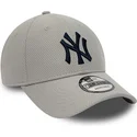 shapka-izvita-siv-reguliruem-9forty-diamond-era-essential-na-new-york-yankees-mlb-ot-new-era