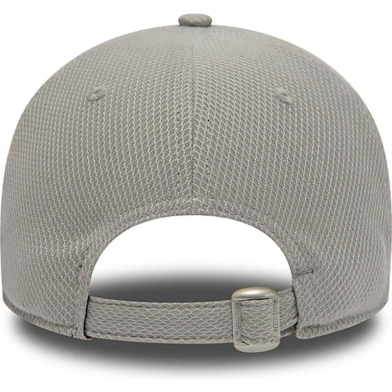 shapka-izvita-siv-reguliruem-9forty-diamond-era-essential-na-new-york-yankees-mlb-ot-new-era shapka-izvita-siv-reguliruem-9forty-diamond-era-essential-na-new-york-yankees-mlb-ot-new-era