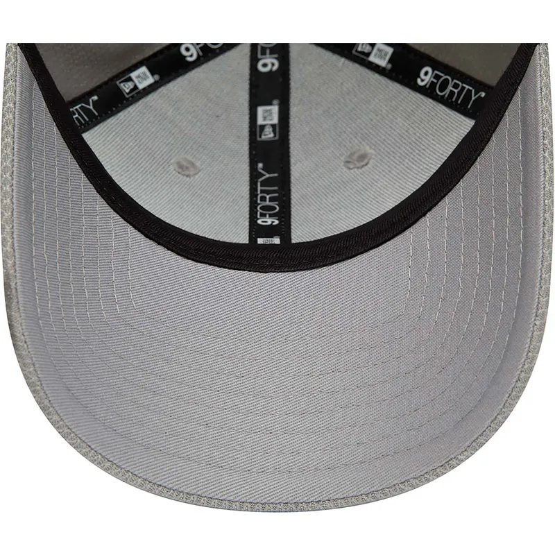 shapka-izvita-siv-reguliruem-9forty-diamond-era-essential-na-new-york-yankees-mlb-ot-new-era shapka-izvita-siv-reguliruem-9forty-diamond-era-essential-na-new-york-yankees-mlb-ot-new-era