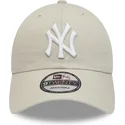beige-justerbar-9twenty-league-essential-bollehat-fra-new-york-yankees-mlb-fra-new-era