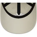 shapka-izvita-bezhov-reguliruem-9twenty-league-essential-na-new-york-yankees-mlb-ot-new-era