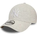 shapka-izvita-bezhov-reguliruem-9forty-jersey-essential-na-new-york-yankees-mlb-ot-new-era