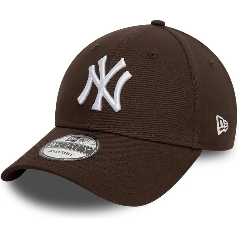 morkebrun-justerbar-9forty-league-essential-kasket-med-buet-skygge-fra-new-york-yankees-mlb-fra-new-era