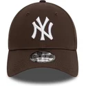 shapka-izvita-kafyav-reguliruem-9forty-league-essential-na-new-york-yankees-mlb-ot-new-era