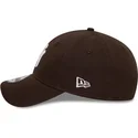 shapka-izvita-kafyav-reguliruem-9forty-league-essential-na-new-york-yankees-mlb-ot-new-era