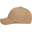 new-era-izvita-kozirka-damska-svetlokafyava-logo-9forty-league-essential-new-york-yankees-mlb-svetlokafyava-reguliruema-shapka