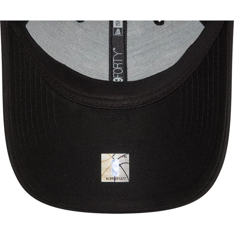 shapka-izvita-cherna-reguliruem-9forty-essential-na-chicago-bulls-nba-ot-new-era