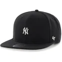 shapka-ploska-cherna-snapbek-na-new-york-yankees-mlb-ot-47-brand