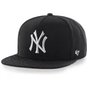 shapka-ploska-cherna-snapbek-grande-na-new-york-yankees-mlb-ot-47-brand