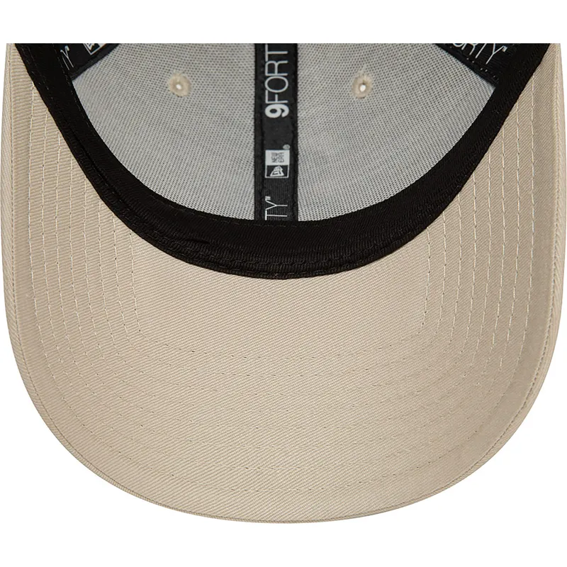 verstellbare-beige-9forty-league-essential-kappe-der-chicago-white-sox-mlb-von-new-era