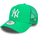 shapka-izvita-traker-zelena-snapbek-a-frame-league-essential-na-new-york-yankees-mlb-ot-new-era