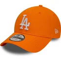 shapka-izvita-oranzhev-reguliruem-9forty-league-essential-na-los-angeles-dodgers-mlb-ot-new-era
