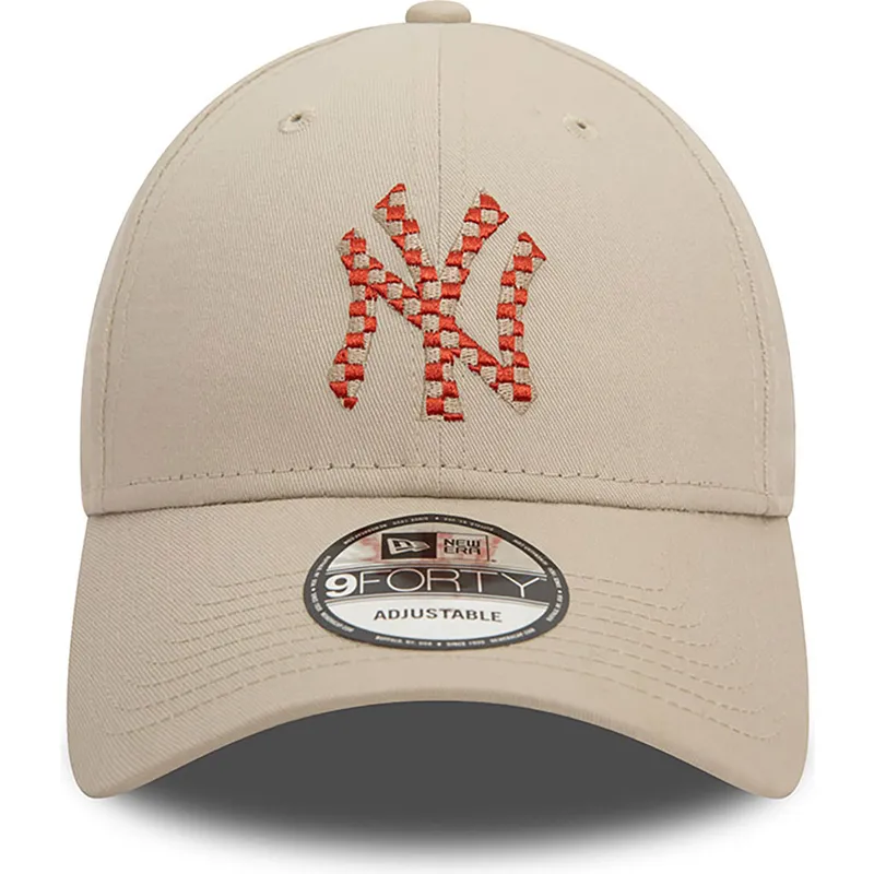 shapka-izvita-bezhov-reguliruema-9forty-seasonal-infill-na-new-york-yankees-mlb-ot-new-era