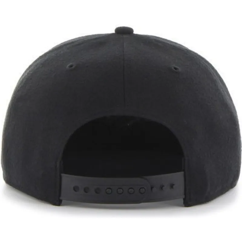 shapka-ploska-cherna-snapbek-na-new-york-yankees-mlb-ot-47-brand