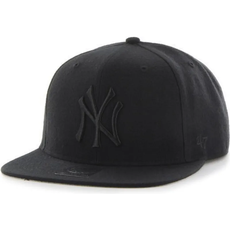 shapka-ploska-cherna-snapbek-na-new-york-yankees-mlb-ot-47-brand