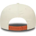 shapka-ploska-bezhov-snapbek-9fifty-patch-na-new-york-yankees-mlb-ot-new-era