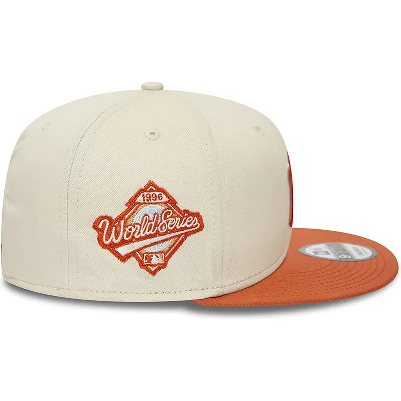 beige-braune-snapback-cap-9fifty-patch-der-new-york-yankees-mlb-von-new-era