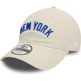 Шапка извита бежов регулируема 9TWENTY Wordmark на New York Yankees MLB от New Era