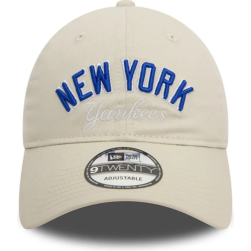 beige-justerbar-9twenty-wordmark-kasket-med-buet-skygge-fra-new-york-yankees-mlb-fra-new-era