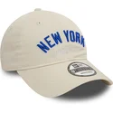 shapka-izvita-bezhov-reguliruem-9twenty-wordmark-na-new-york-yankees-mlb-ot-new-era
