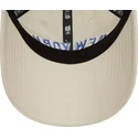 shapka-izvita-bezhov-reguliruema-9twenty-wordmark-na-new-york-yankees-mlb-ot-new-era