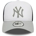 shapka-izvita-traker-siv-snapbek-a-frame-na-new-york-yankees-mlb-ot-new-era
