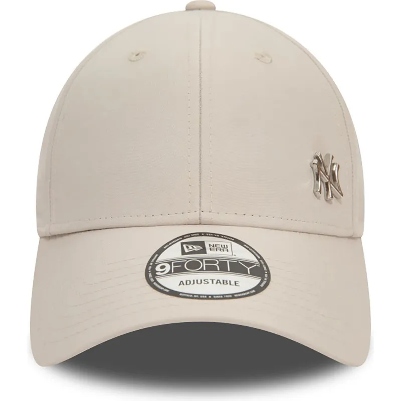 shapka-izvita-bezhov-reguliruem-9forty-flawless-na-new-york-yankees-mlb-ot-new-era