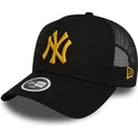 shapka-izvita-traker-cherna-snapbek-a-frame-metallic-na-new-york-yankees-mlb-ot-new-era