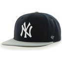 47-brand-flat-brim-mit-grauem-visier-new-york-yankees-mlb-sure-shot-snapback-cap-schwarz