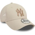 shapka-izvita-traker-bezhov-snapbek-9forty-home-field-na-new-york-yankees-mlb-ot-new-era