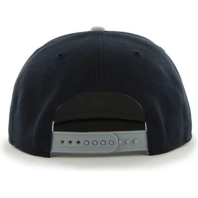 shapka-ploska-tmnosin-snapbek-na-new-york-yankees-mlb-ot-47-brand