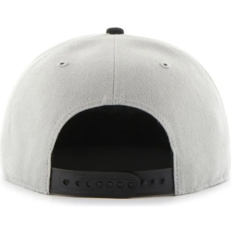 shapka-ploska-siv-snapbek-letras-na-chicago-white-sox-mlb-ot-47-brand