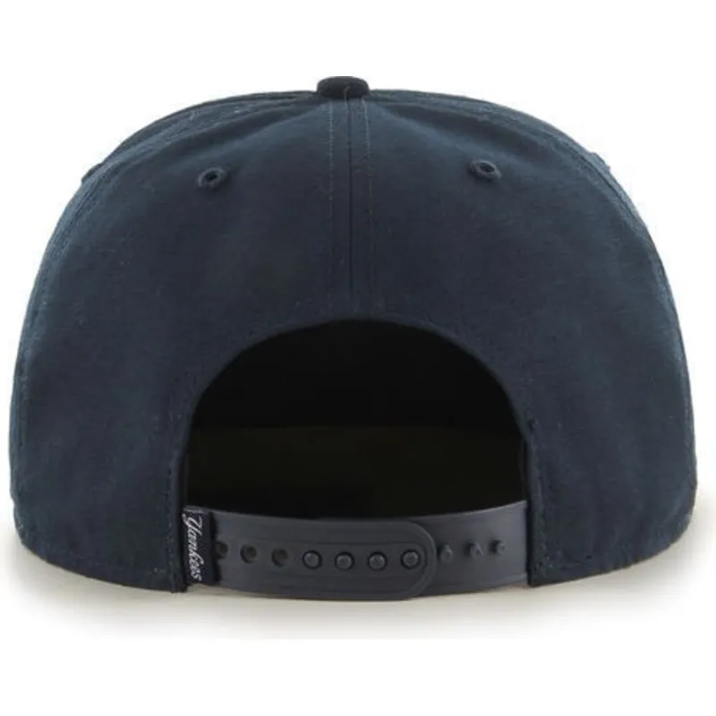 shapka-ploska-tmnosin-snapbek-na-new-york-yankees-mlb-ot-47-brand