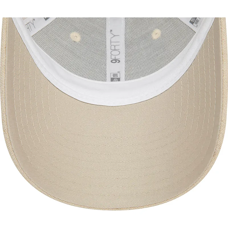shapka-izvita-bezhov-reguliruem-9forty-linen-na-new-york-yankees-mlb-ot-new-era