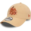 shapka-izvita-kafyav-reguliruem-9twenty-floral-na-new-york-yankees-mlb-ot-new-era