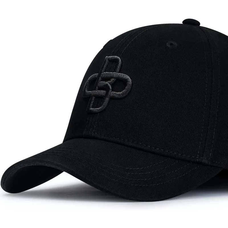 sort-justerbar-baseballkasket-med-sort-logo-og-buet-skygge-fra-oblack