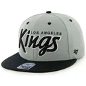 graue-snapback-kappe-mit-flachem-schirm-und-los-angeles-kings-nhl-logo-von-47-brand